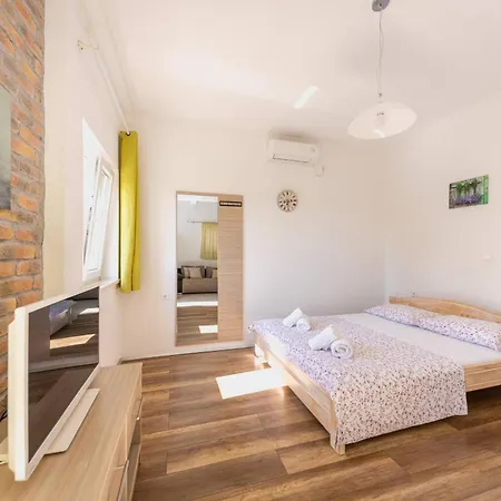Hacienda Maximilian Trogir Seget فيلة Gornji Seget
